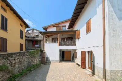 Casa Indipendente in vendita, Via Pasubio, Cunardo