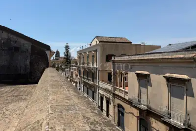 Palazzo in vendita, Via Marchese di Sangiuliano, Acireale