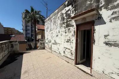 Casa Indipendente in vendita, Via Giuseppe Parini, Giarre