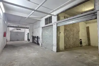 Box in vendita, Via degli Irlandesi, Roma