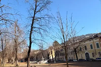 Casa Indipendente in vendita, Piazza Tebaldo Brusato, Brescia