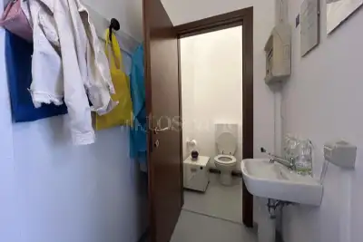 Negozio in vendita, Via Giuseppe Mazzini, Concesio