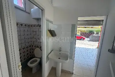 Negozio in vendita, Via Fresonara, Roma