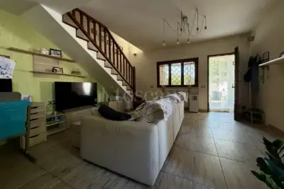 Villa Plurifamiliare in vendita, Via dei Frassini, Anzio
