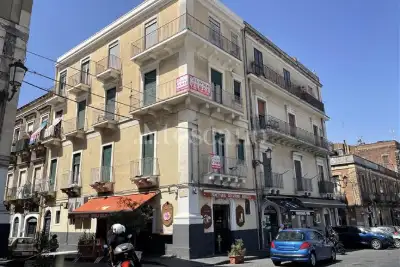 Palazzo in vendita, Via Carlo Ardizzone, Catania