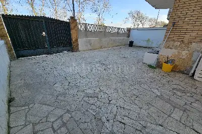 Casa in vendita, Via Polonia, Pomezia