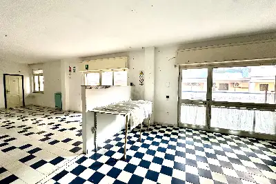 Negozio in affitto, Via Leonardo da Vinci, Scafati