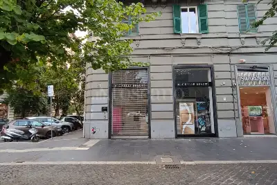 Negozio in affitto, Piazza Cola di Rienzo, Roma