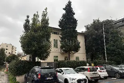 Stabile Uso Ufficio in vendita, Via Santa Gonda, Prato