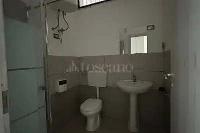 Negozio in vendita, Via dei Leoni, Palermo