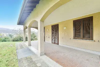 Villa in vendita, Via Al Ronco, Como