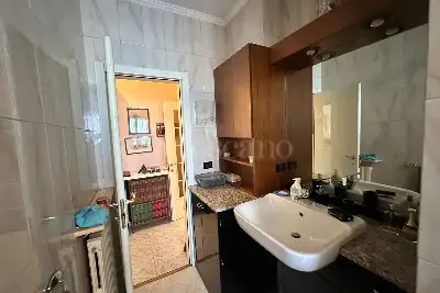 Casa in vendita, Via Sem Benelli, Milano