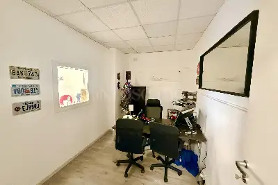 Negozio in vendita, Via Vittorio Veneto, Nettuno