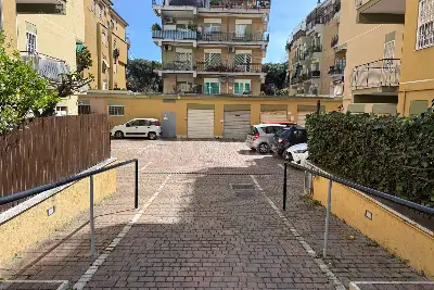 Box in vendita, Via Capo Palinuro, Roma