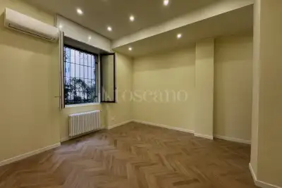 Casa in vendita, Viale Tunisia, Milano