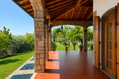 Villa in vendita, Via Pergola, Moniga del Garda