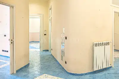 Casa in vendita, Via Maddaloni, Napoli