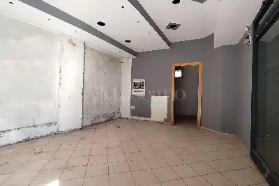 Negozio in affitto, Lungotevere degli Inventori, Roma