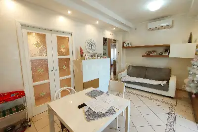 Casa in vendita, Via Montello, Aprilia