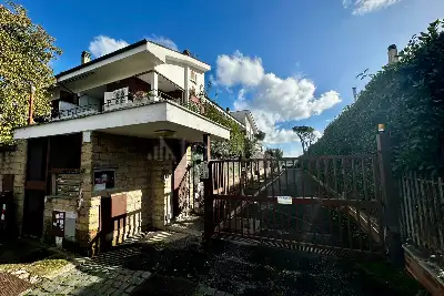 Casa in vendita, Via Aristofane, Roma