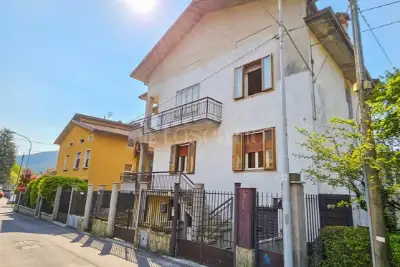 Casa Indipendente in vendita, Via Scuole, Nave