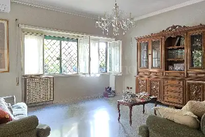 Casa in vendita, Via Costantino, Roma