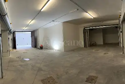 Box in vendita, Via delle Calasanziane, Roma