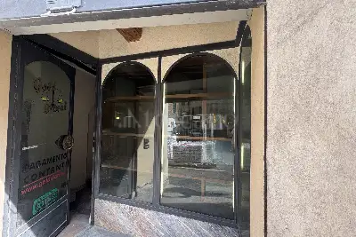 Negozio in affitto, Via Campansi, Siena