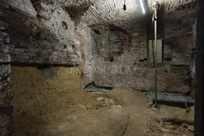 Garage in vendita, Via di  pantaneto, Siena