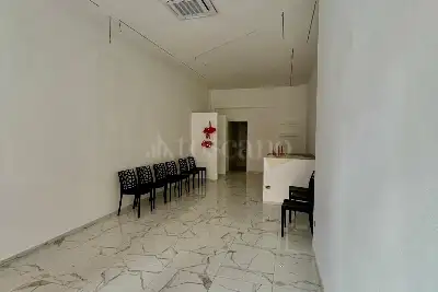 Negozio in affitto, via Roma, Atripalda, Atripalda