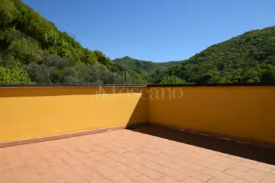 Villa in vendita, Loc. La Casa, Vernio