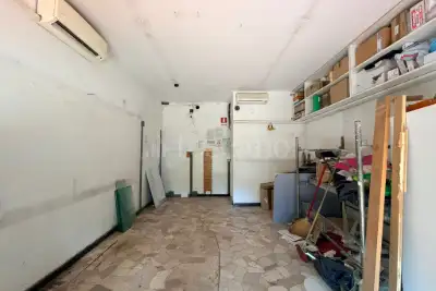 Negozio in vendita, Via Pistoiese, Firenze