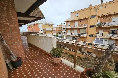 Casa in vendita, Via Gran Bretagna, Pomezia