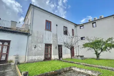Palazzo in vendita, Via Pirro de Luca, Montefusco
