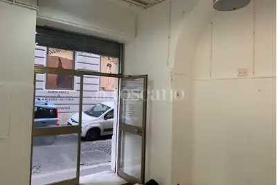 Negozio in affitto, Via Cremera, Roma