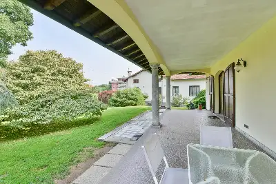 Villa in vendita, Via Edmondo De Amicis, Fino Mornasco