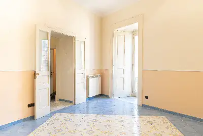 Casa in vendita, Via Maddaloni, Napoli
