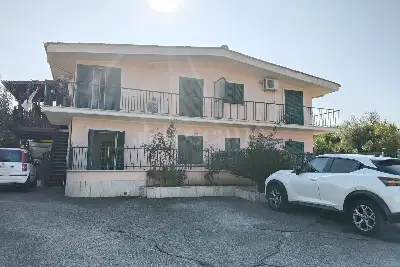 Casa in vendita, Via Bruzzano Zeffirio, Roma