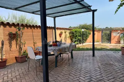 Villino a Schiera in vendita, Via Melito Irpino, Roma