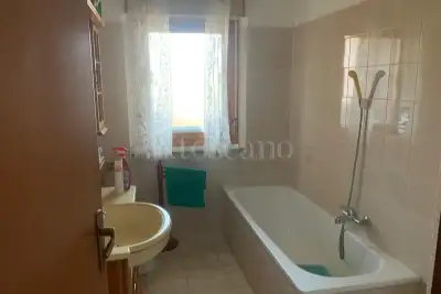 Casa in vendita, Piazzale Aldo Moro, Pomezia