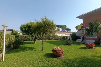 Villa Bifamiliare in vendita, Viale S. Giuseppe, Anzio