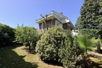 Villino a Schiera in vendita, Via Mar della Cina, Roma