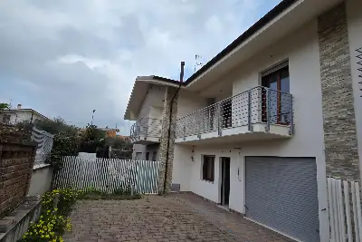 Villino a Schiera in vendita, Strada Provinciale 15 - Contrada Paterno, Loreto Aprutino