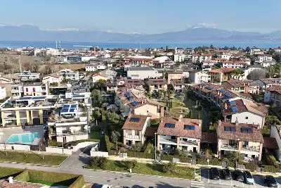 Villa in vendita, Via Achille Ambrosi, Peschiera del Garda