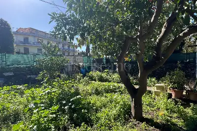Casa Indipendente in vendita, Piazza Vittorio Veneto, Sant'Agata li Battiati