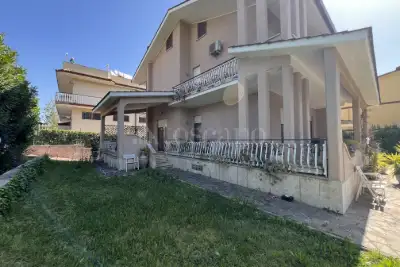 Villa in vendita, Via Turrivalignani, Roma