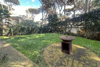 Villa Plurifamiliare in vendita, Via Nervi, Fiumicino