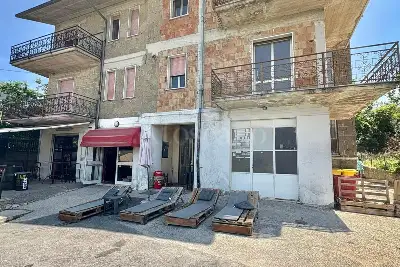Palazzo in vendita, Via Alcide De Gasperi, Grottolella, Grottolella