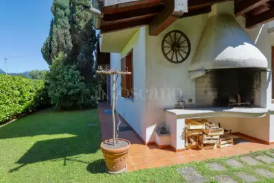Villa in vendita, Via Marconi, Lavena Ponte Tresa
