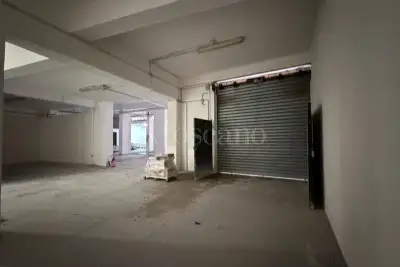 Magazzino in vendita, Via Arturo Graf, Palermo